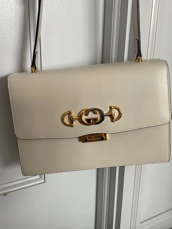 Beautiful Ivory Gucci Zumi crossbody w/2 tone metal - Picture 3 of 9